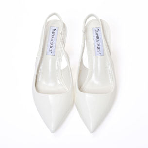 Dècolletè slingback in simil pelle verniciata con tacco a rocchetto tondo