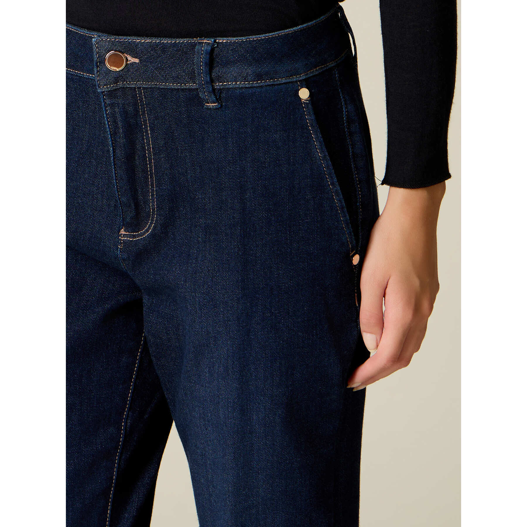 Oltre - Pantalones chinos vaqueros en lavado oscuro - Azul