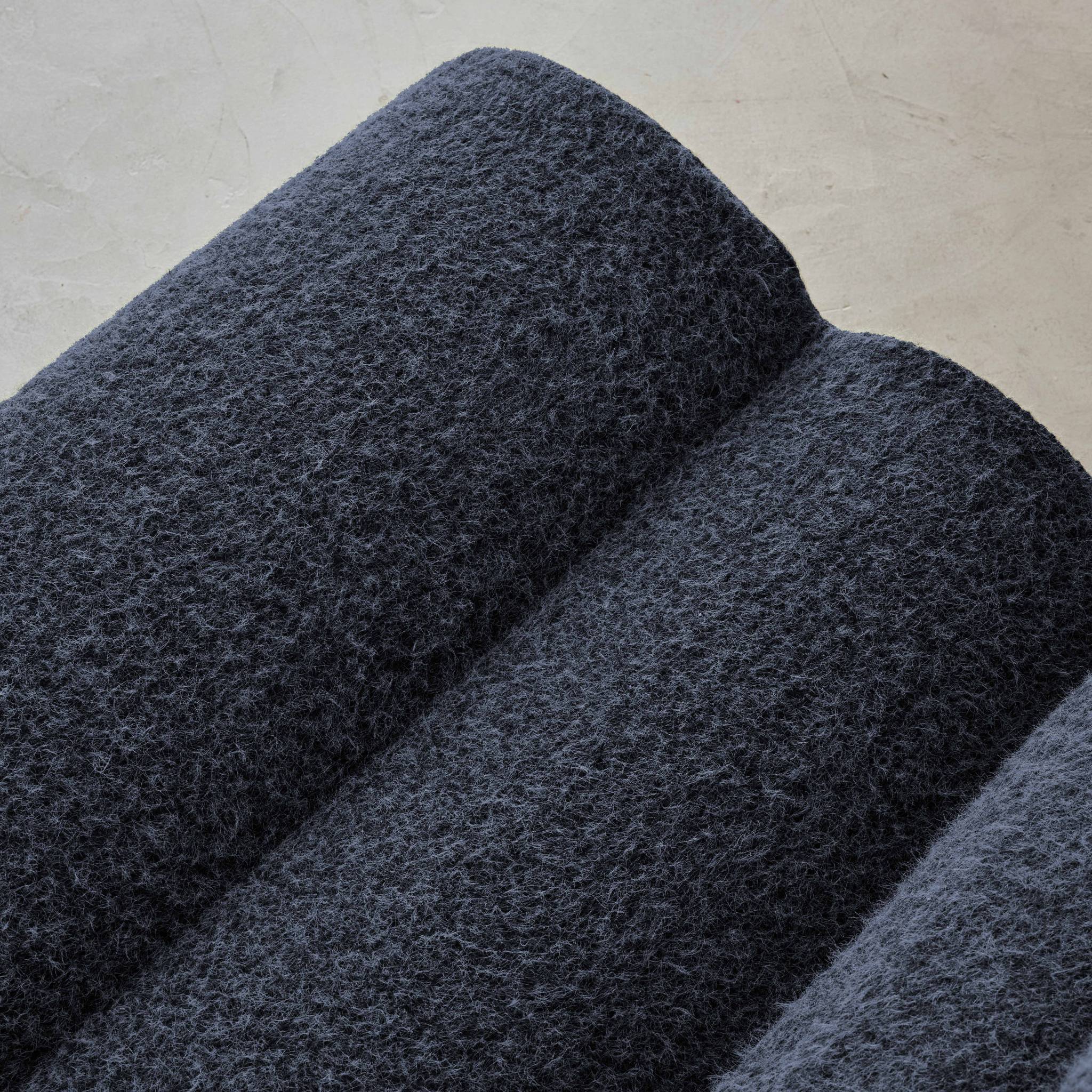 Lot de 2 chauffeuses tissu effet alpaca bleu foncé 1 place - L 81 x P 99 x H 75cm - Nova