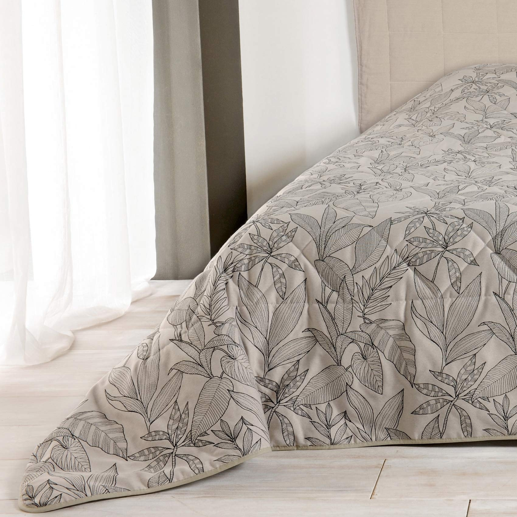 Jeté de lit aux feuilles stylisées - Beige