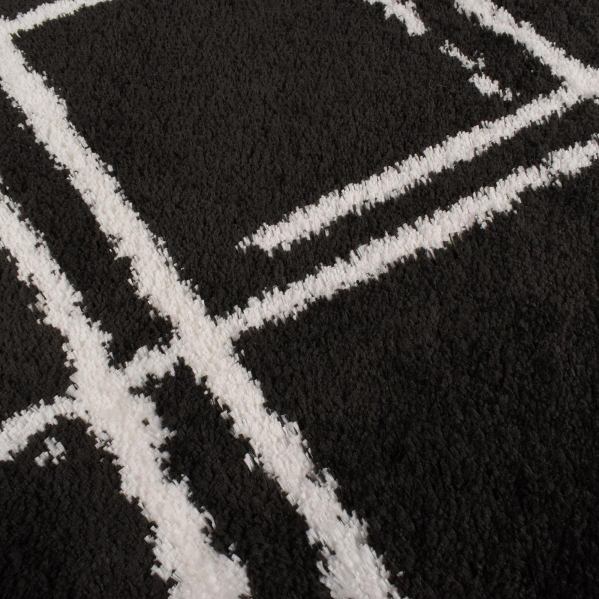 Tapis shaggy tissé motif géométrique RADO