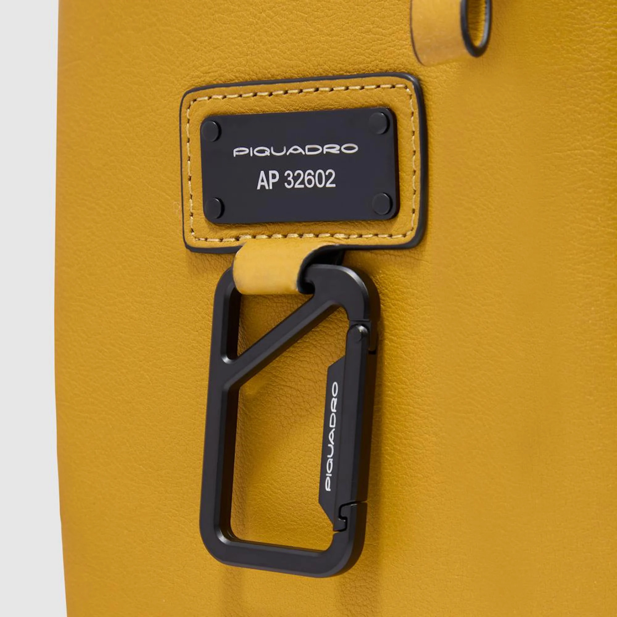 Piquadro Zaino sottile porta pc e iPad® con protezioni antiurto e RFID, espandibile