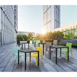 Set di 4 sedie HOBIE BEACH in polipropilene azzurro pastello, impilabili