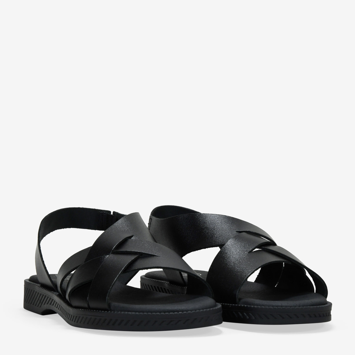 Sandalias negras en piel con trenzado