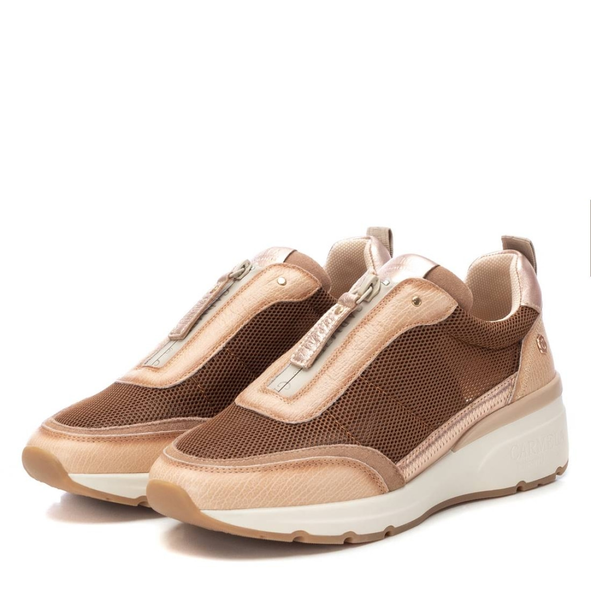 Zapatilla de piel beige