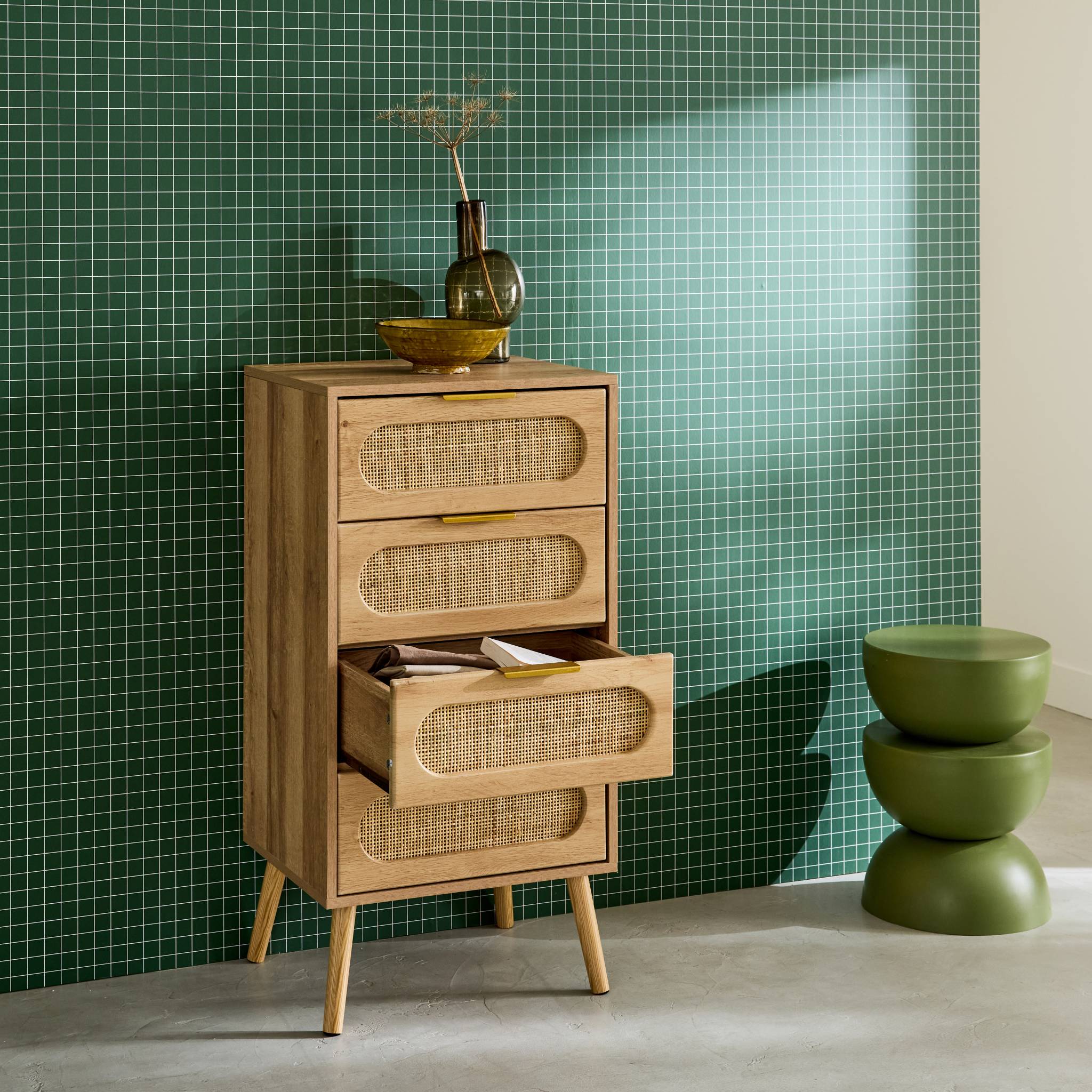 Commode chiffonnier effet bois et cannage 4 tiroirs naturel. poignée en métal doré - L 48 x P 39.5 x H 96 cm - Eva