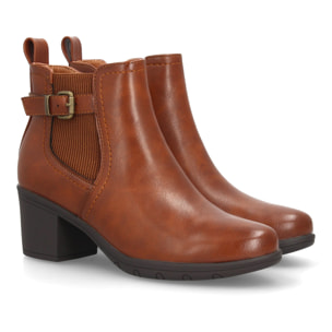 Botines Chelsea con hebilla decorativa