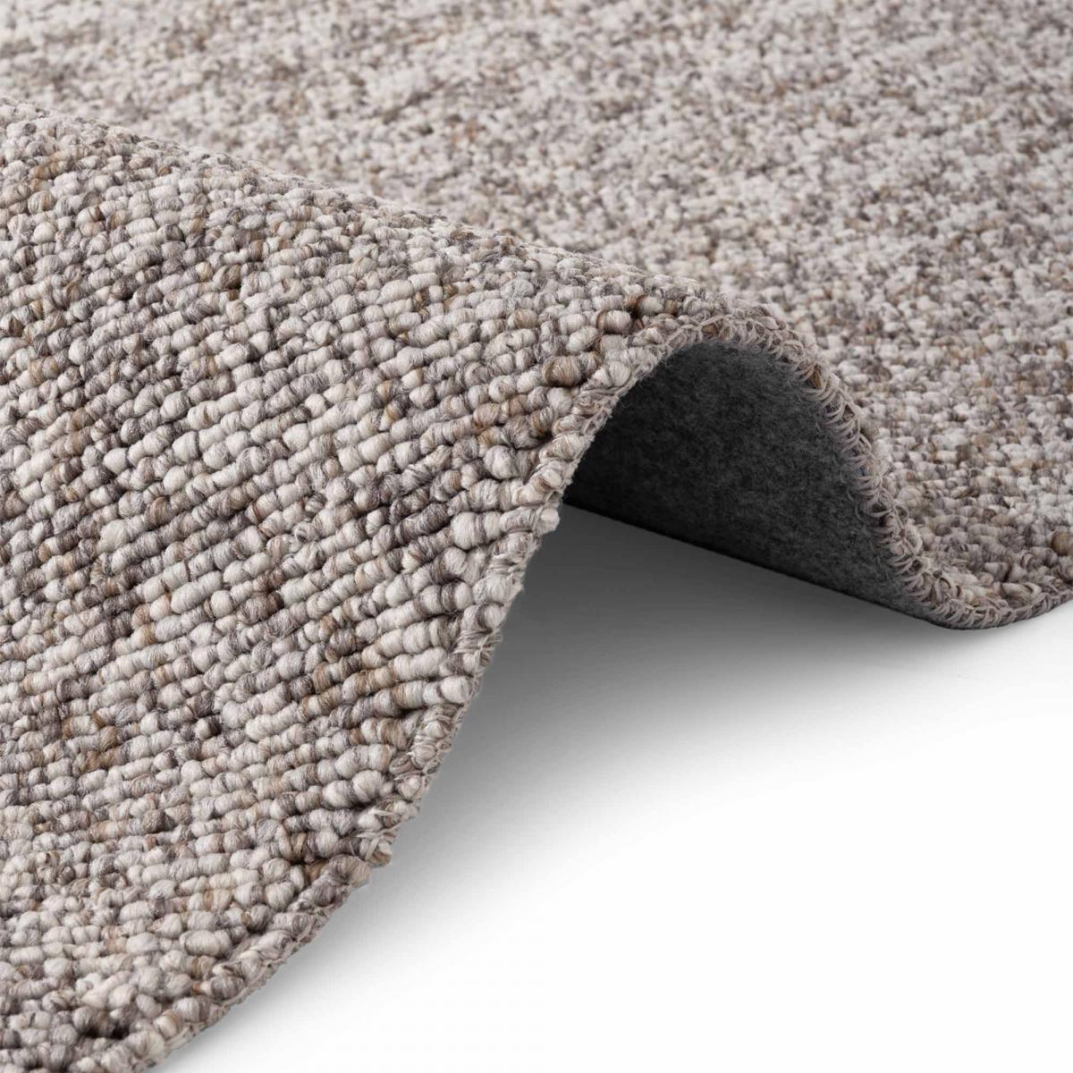 Tapis salon, motif faux uni, poils ras, look chaleureux, entretien