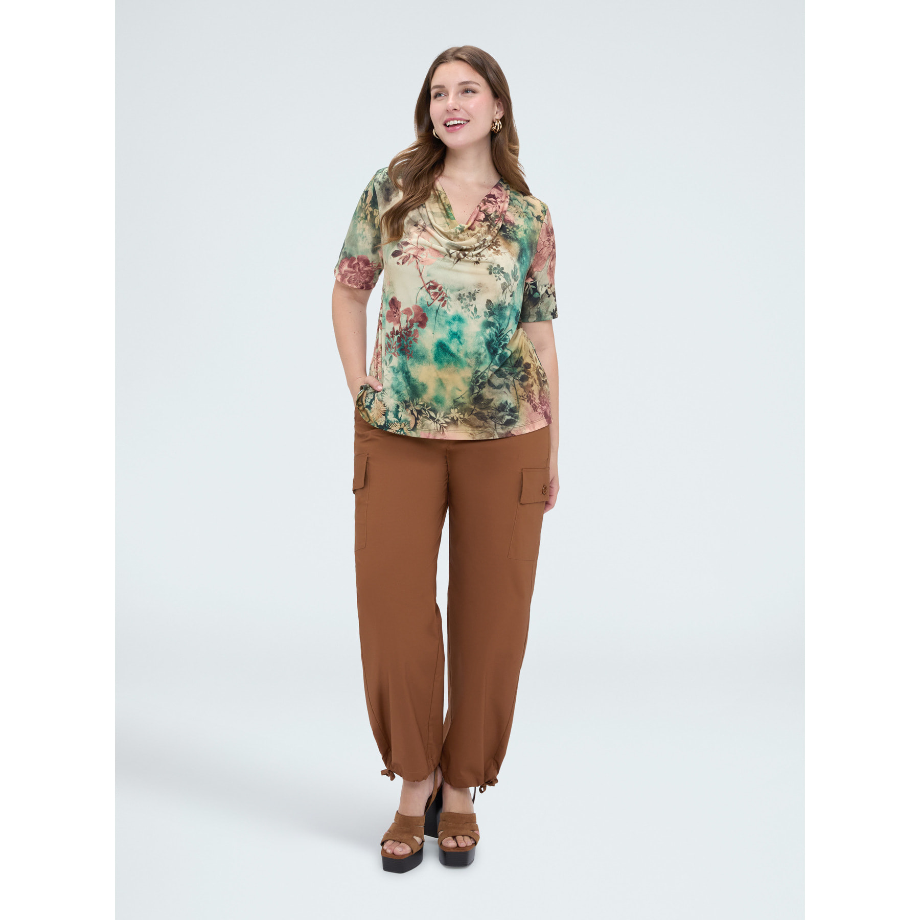 Fiorella Rubino - T-shirt in jersey con stampa e scollo morbido - Verde