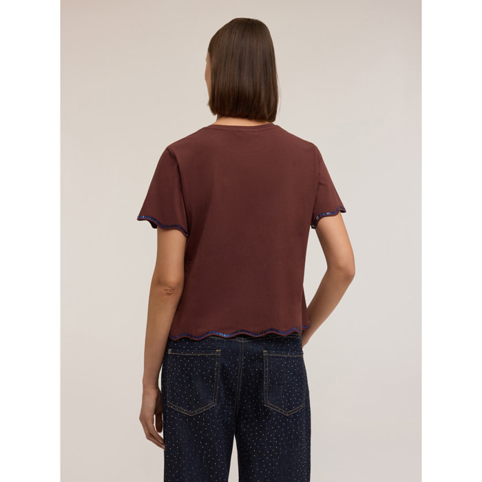 Motivi - Camiseta con bordes ondulados y bordados - Marrón