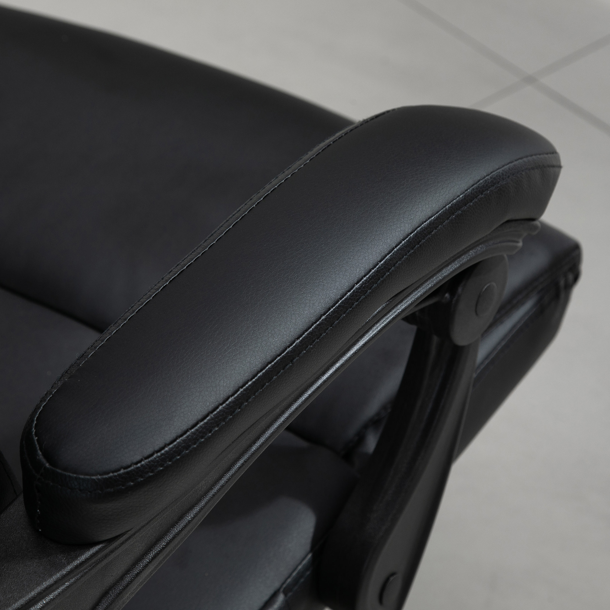 Fauteuil de bureau manager massant hauteur réglable dossier inclinable repose-pied + appui-tête 68 x 79 x 104-112 cm noir