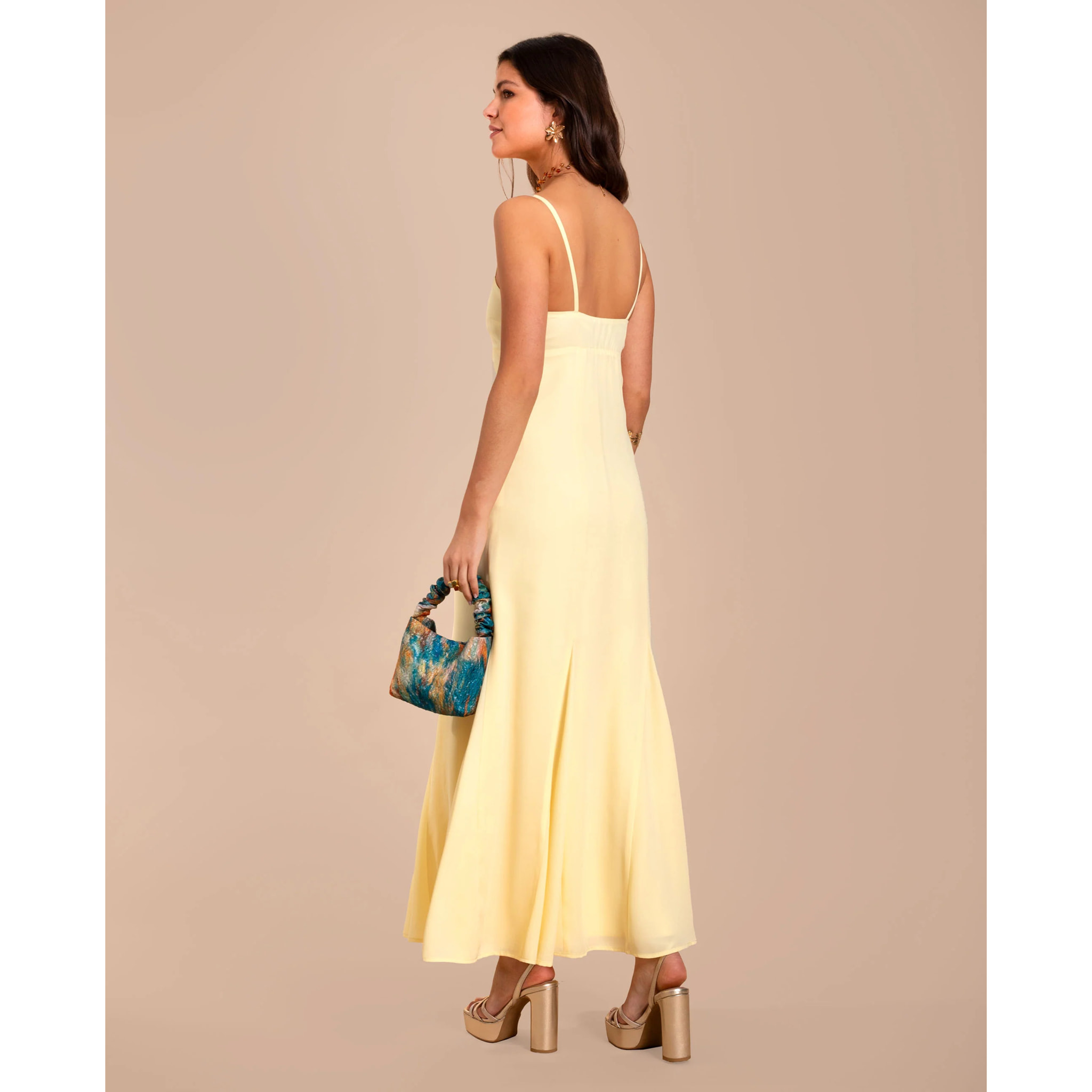 Vestido largo de corte imperio con tirantes