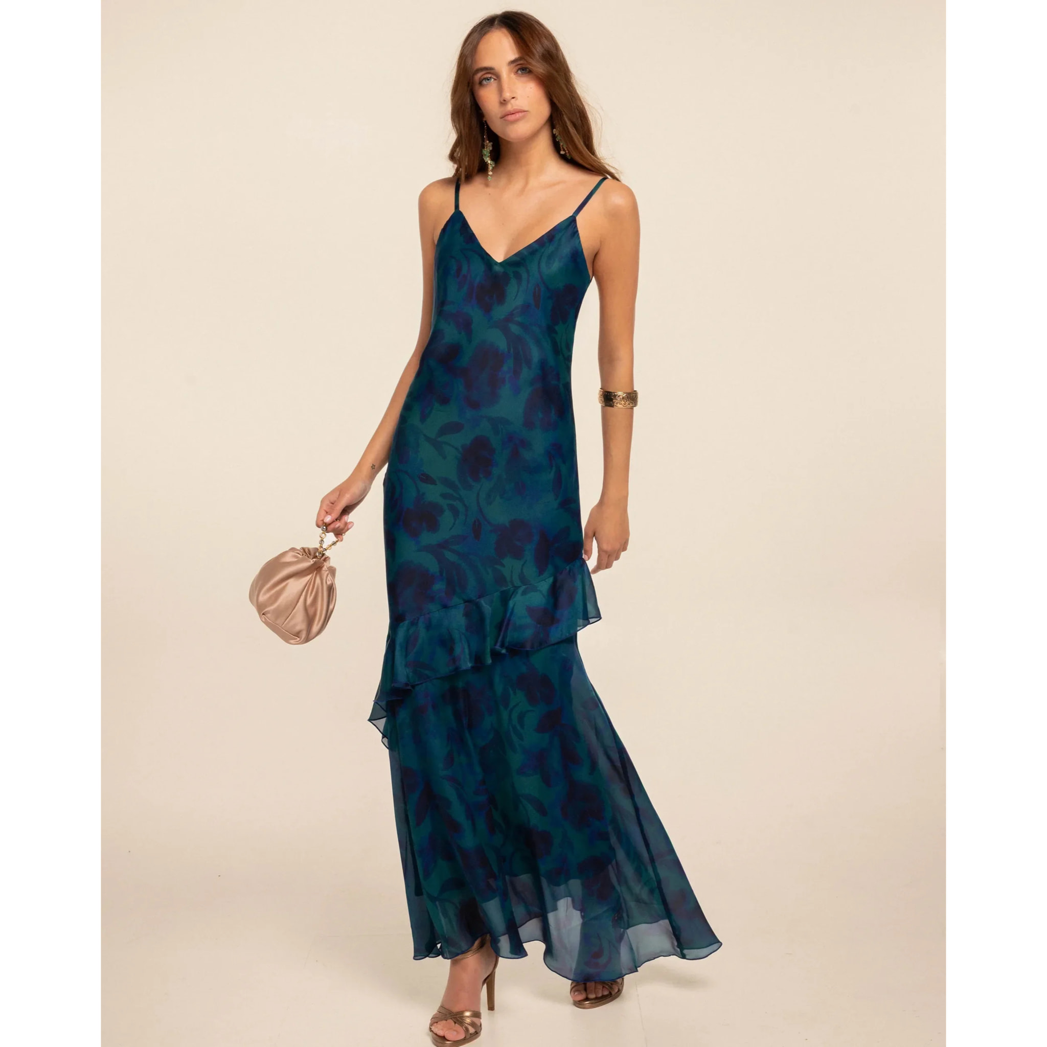 Vestido midi de tirantes con volante y corte lencero