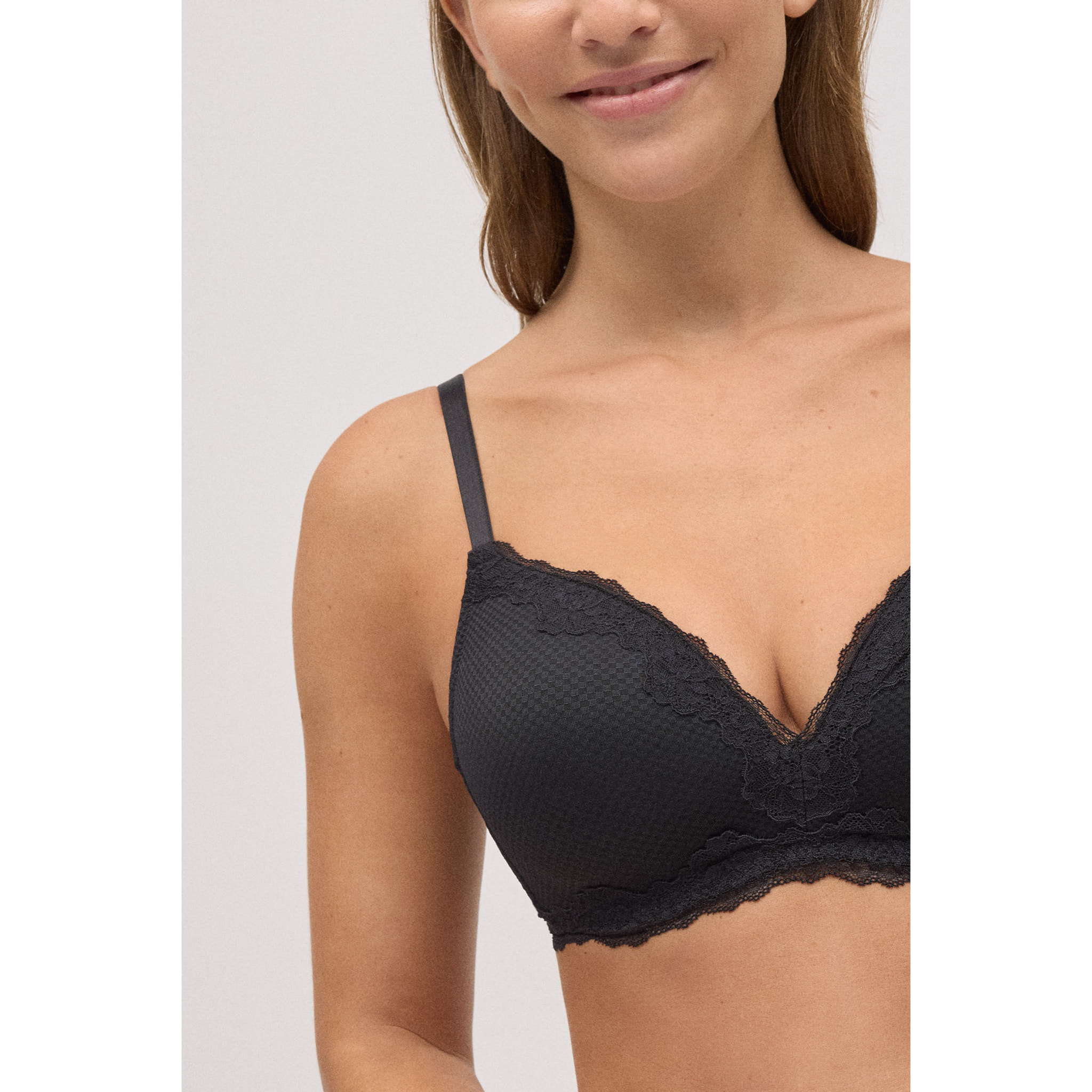 Reggiseno imbottito senza ferretto con pizzo nero, coppa B
