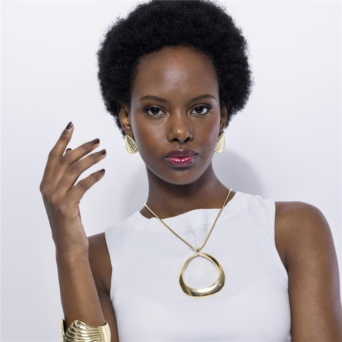 Pendientes Lux by Lux acabadoss en oro amarillo 18k