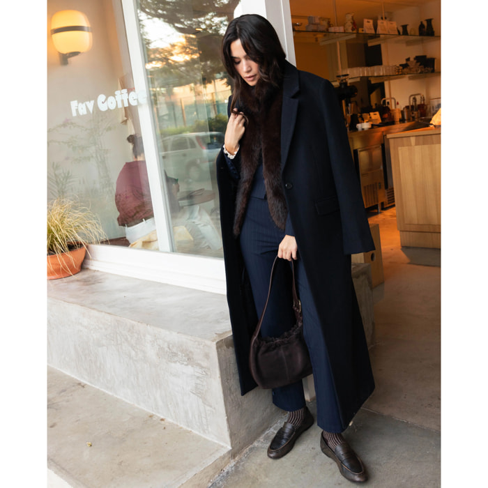 Abrigo largo con acabado sastre