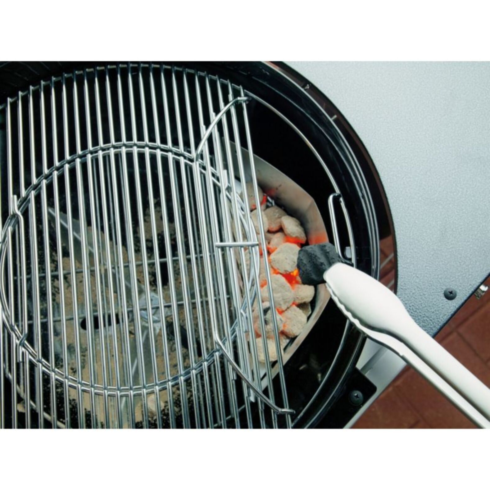 Barbecue charbon WEBER Performer premium GBS  Black sur chariot 57 cm