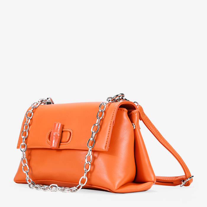 Bolso bandolera naranja con solapa