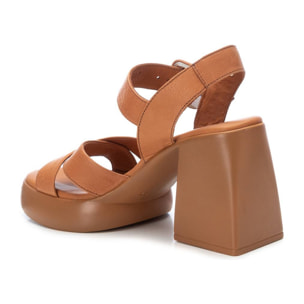 Sandalia de piel camel