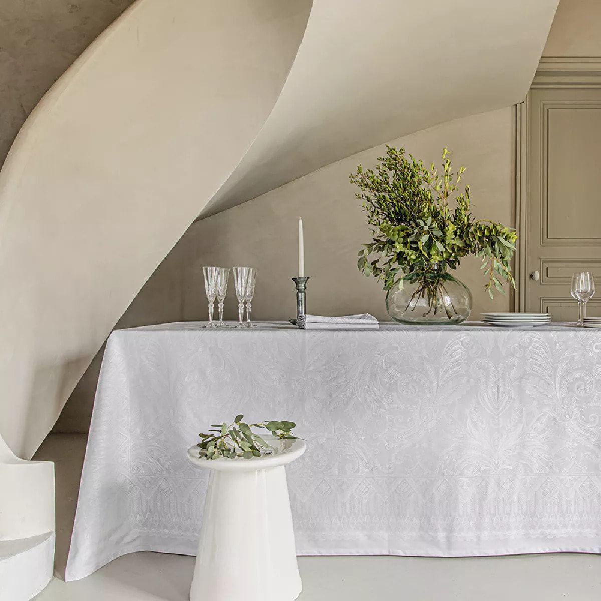 Nappe anti tache pur coton motif jacquard Grace perle