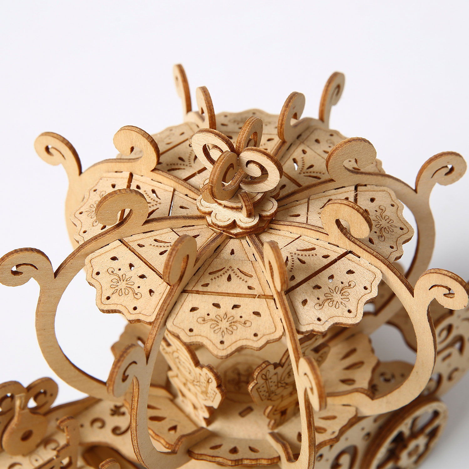 Modello in legno 3D, design di carrozza di zucca con movimento meccanico. 82 pezzi.