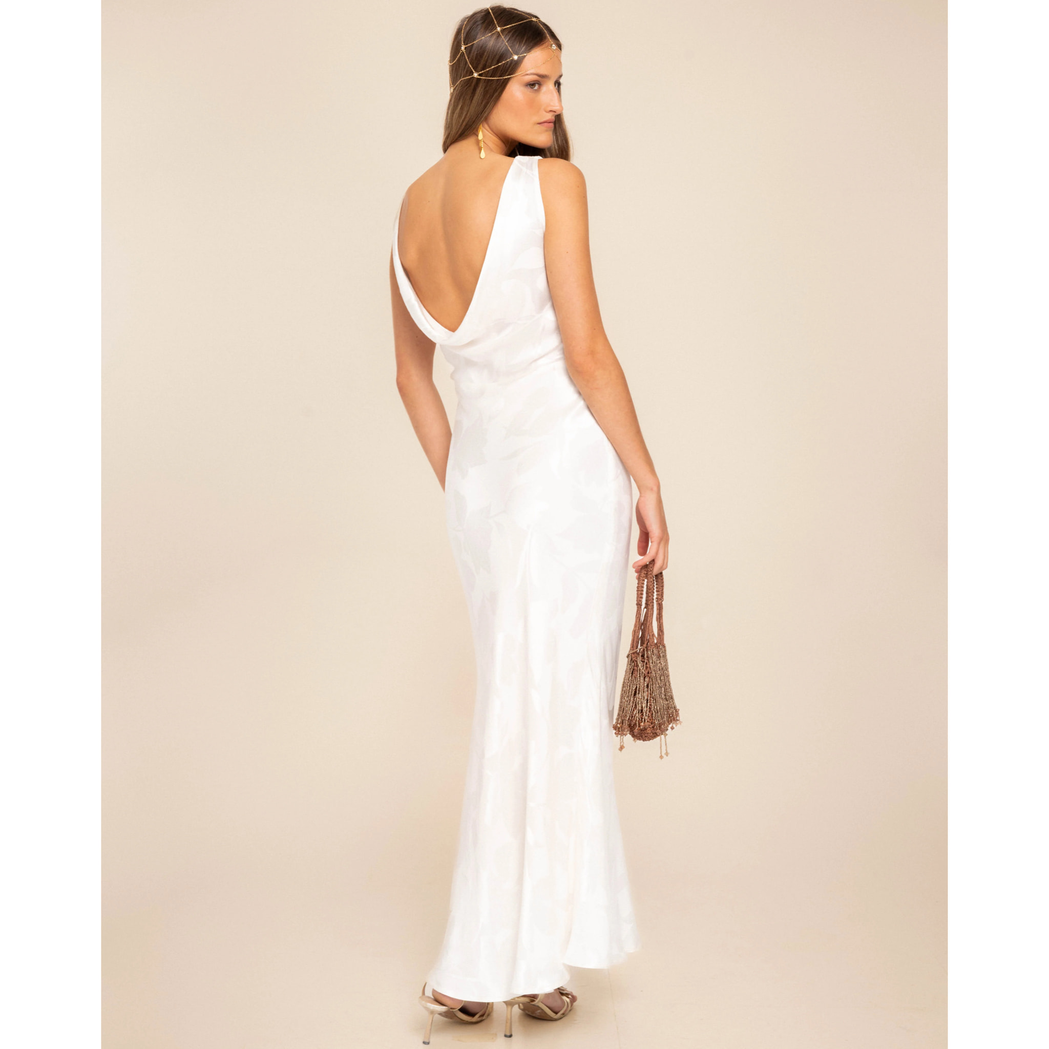 Vestido largo con escote drapeado en espalda