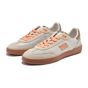 Zapatillas de Mujer Modelo Rebel Mesh Blanco Roto con Detalles en Naranja