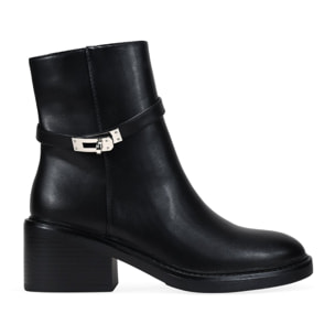 Botines de tacón negros con cremallera