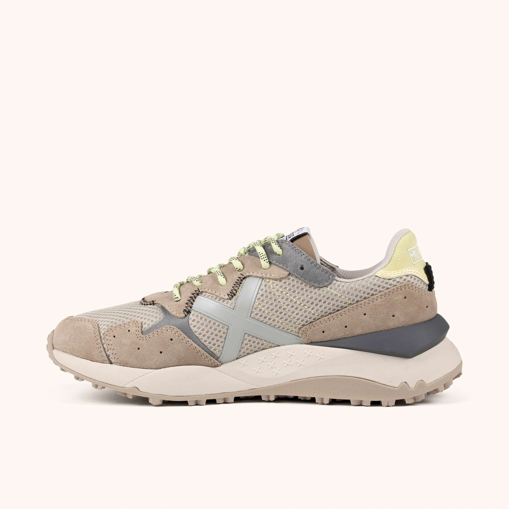 MUNICH SHIBUYA 37 Sneakers Diseño Elegancia Deportiva Beige, Gris y Amarillo