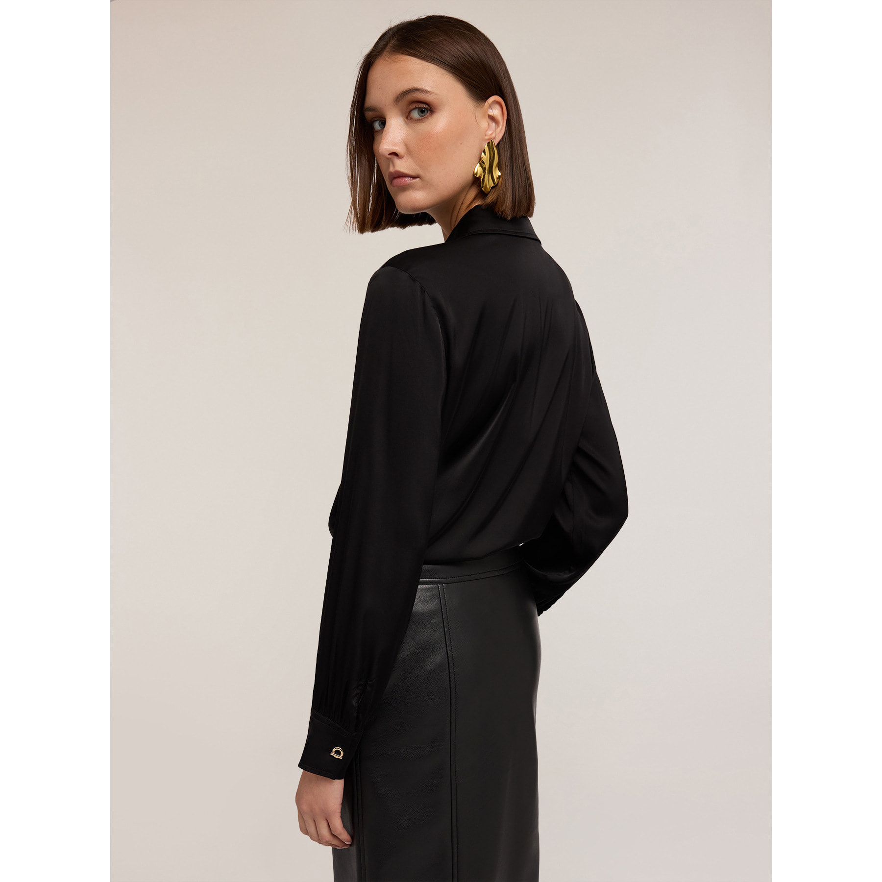 Motivi - Camisa de satén con ojales - Negro