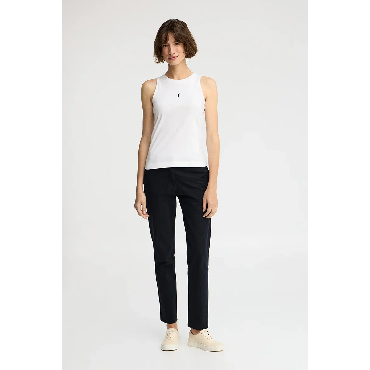 Camiseta sin mangas blanca de corte slim con bordado Rigby Go