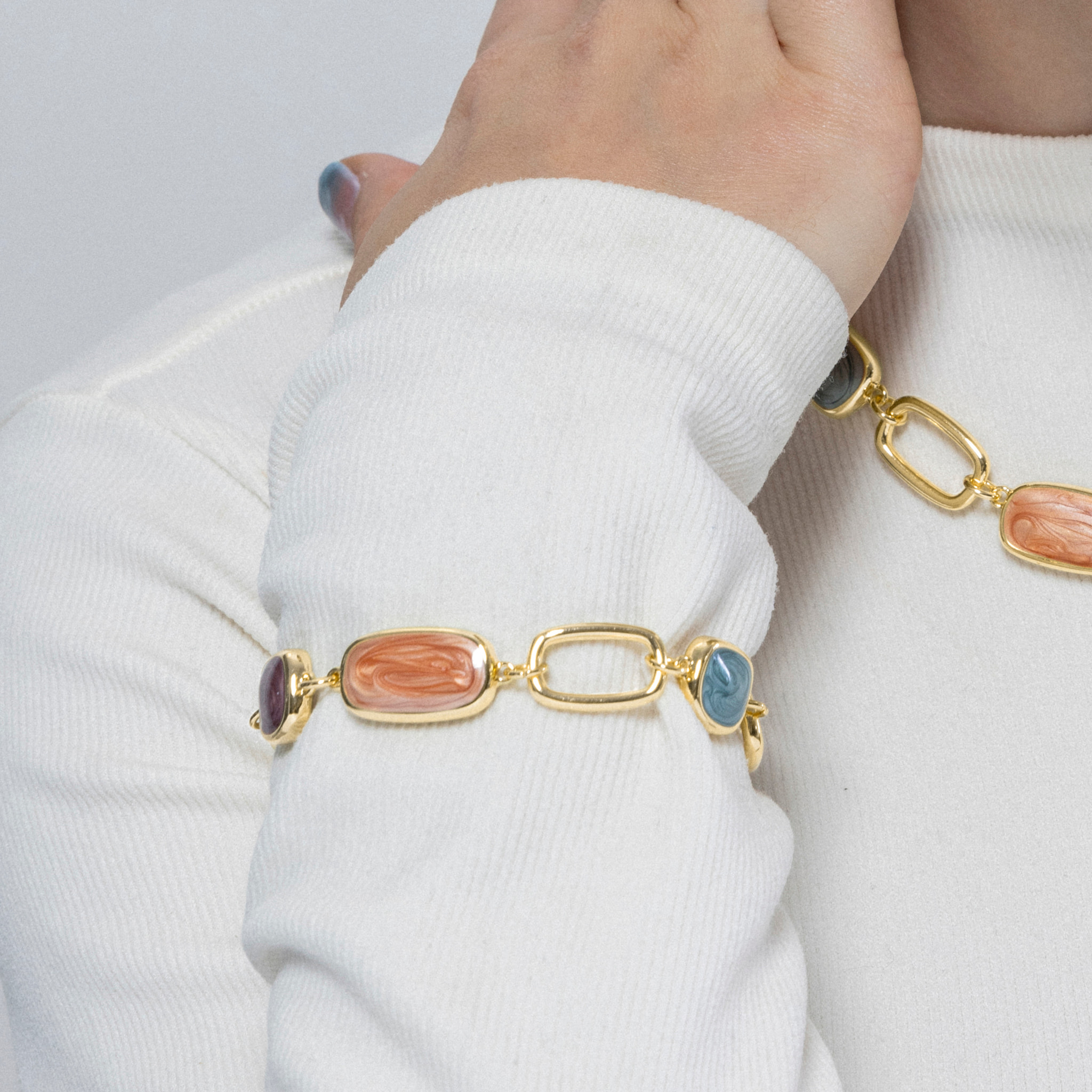 Pulsera de Resina Multicolor acabada en oro amarillo de 18K