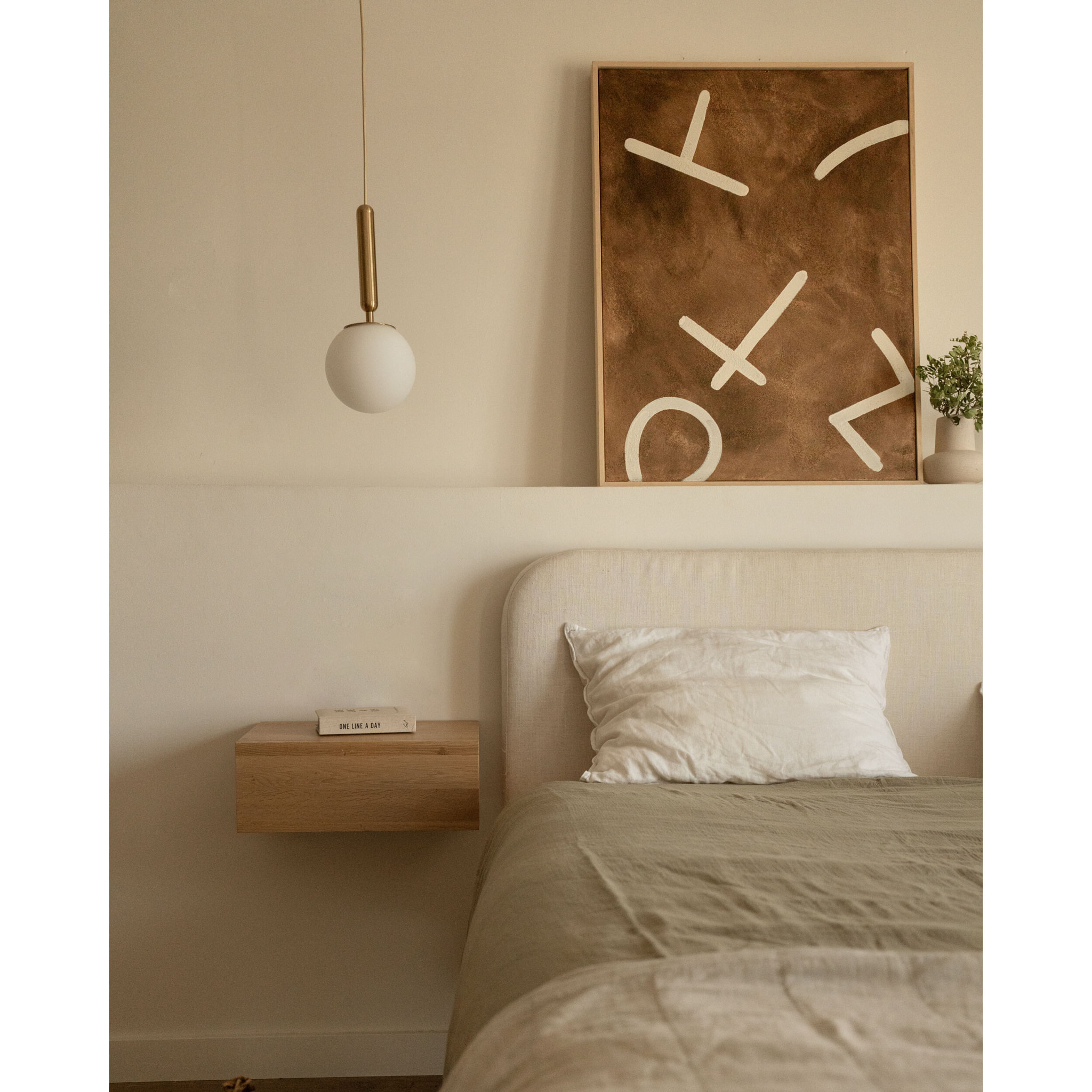 Tableau marron et blanc décoratif sur coton avec cadre en bois peint à la main à la peinture à l'huile en différentes tailles