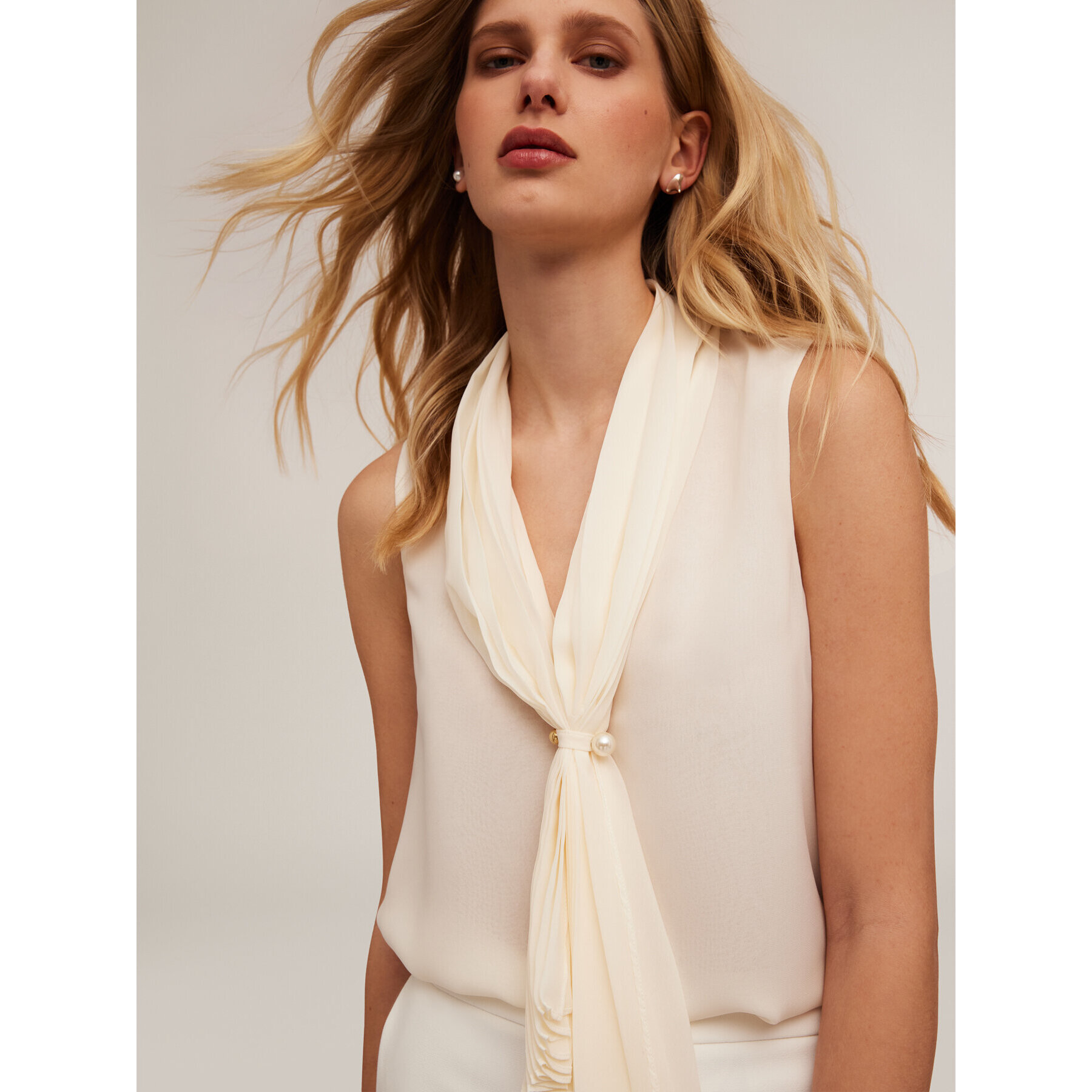 Motivi - Blusa senza maniche con sciarpa plissé - Bianco
