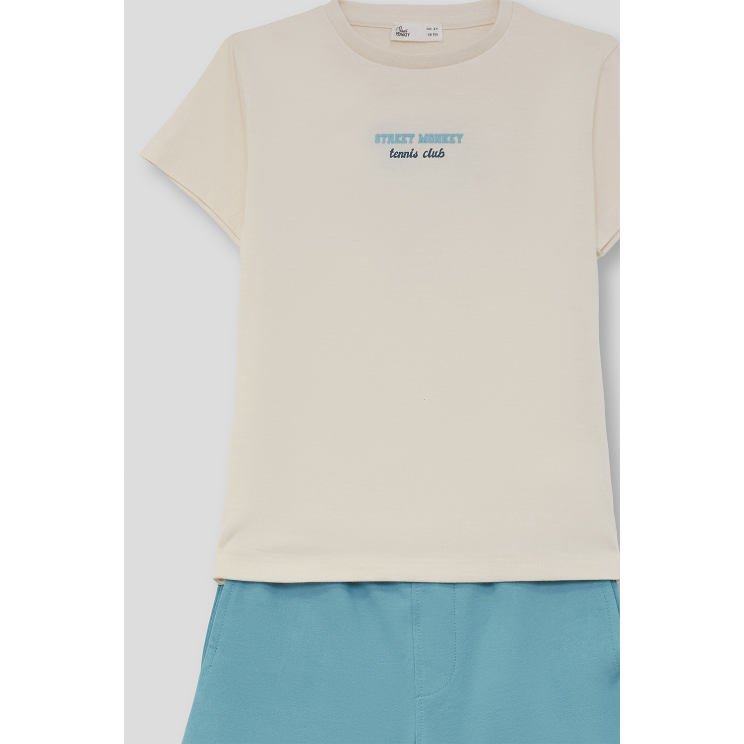 Conjunto Camiseta con Texto Tennis Club en el Pecho y Shorts Lisos Estilo Casual Deportivo | Color: Crudo | Street Monkey