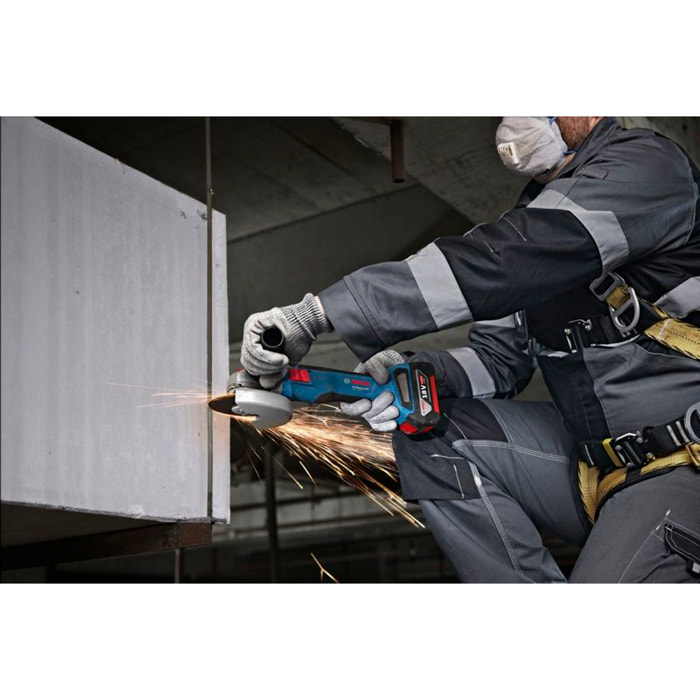 GSB 18V-65 + GWS 18V-8 + 2 batteries GBA 4.0Ah + GAL 18V-40 + sac RAF - BOSCH - 0615A5008Z