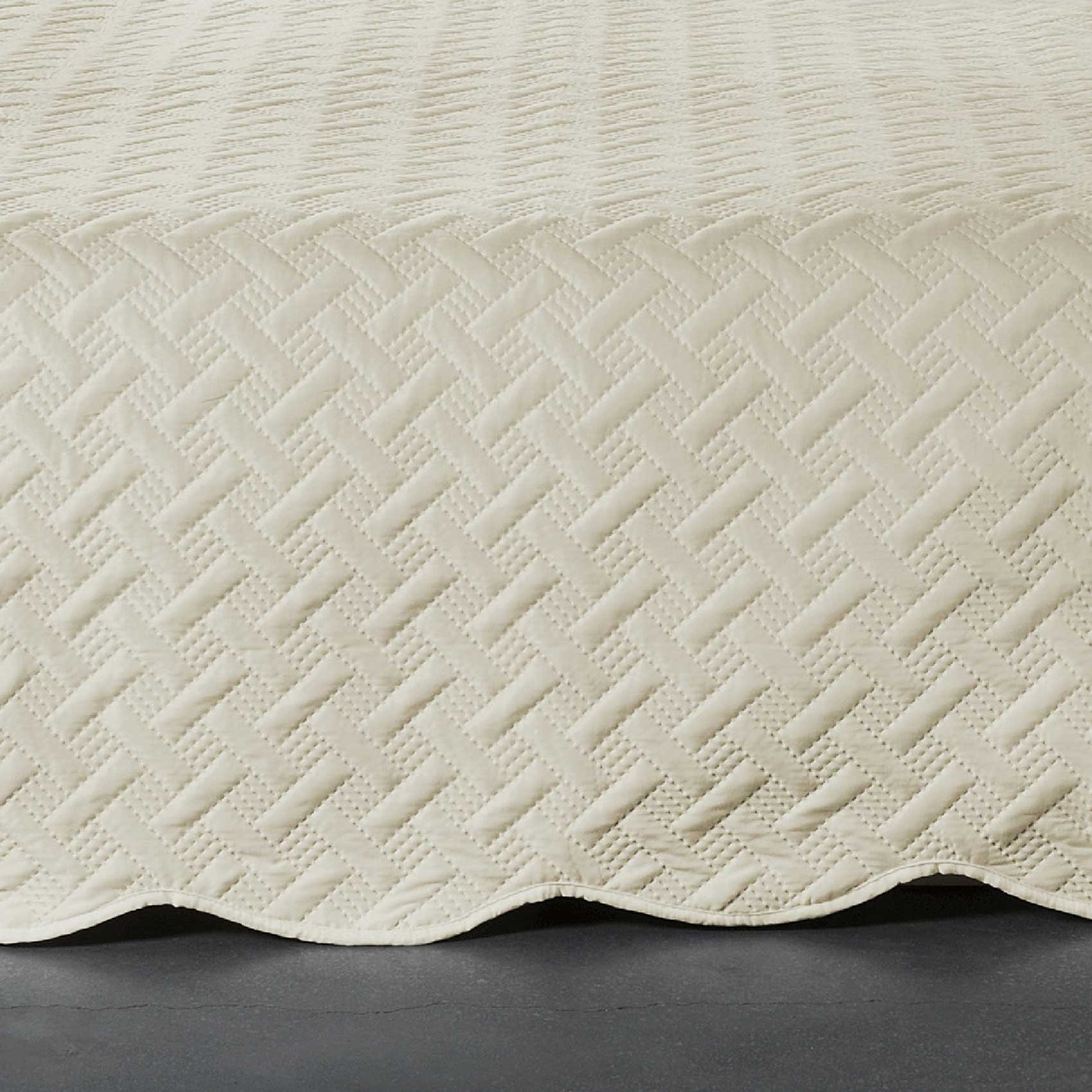 Couverture molletonné surpiquage graphique - Beige
