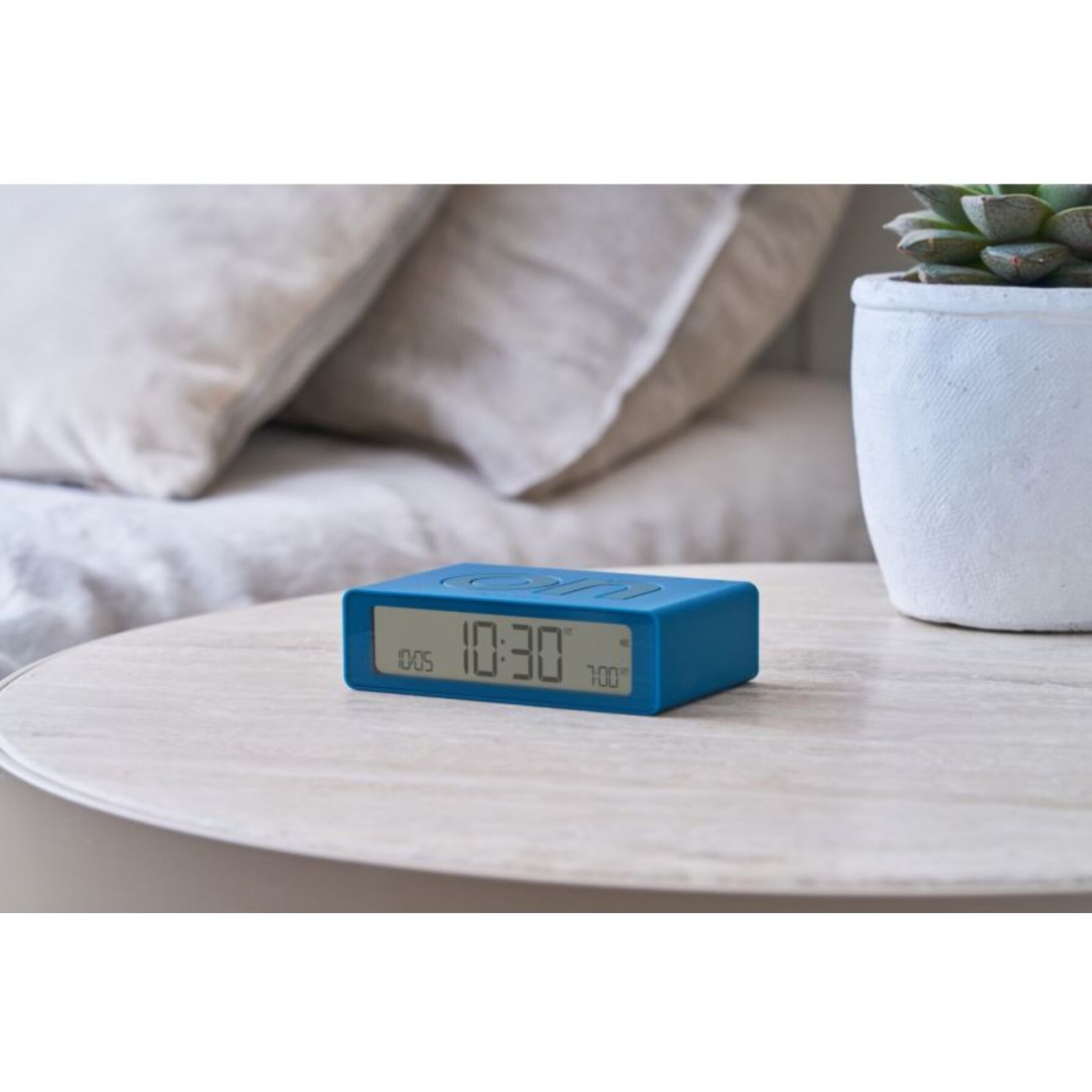Réveil LEXON Flip Mini de Voyage Rechargeable Bleu