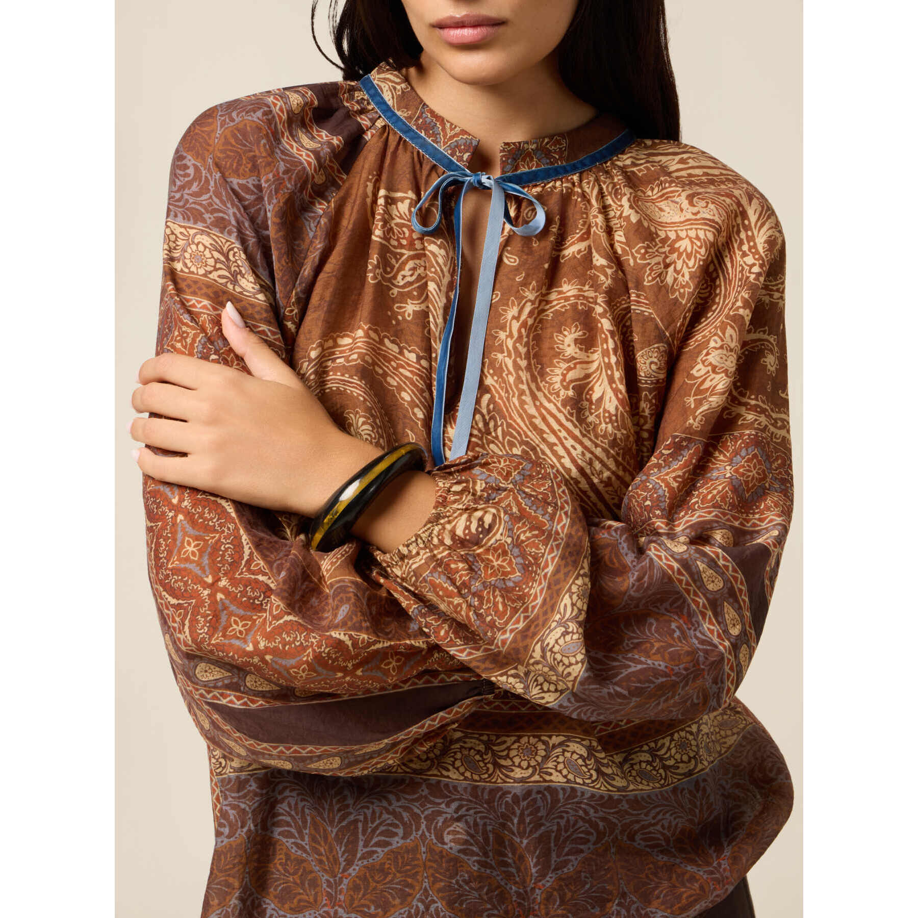 Oltre - Blusa estampada con lazo - Marrón