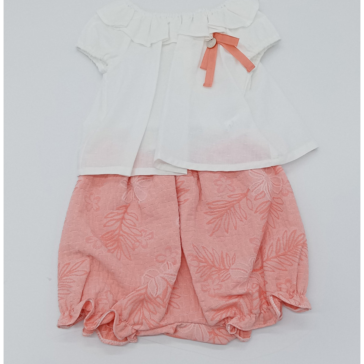 CONJUNTO BEBE BLUSA BLANCA CON CUELLO BORDADO Y BOMBACHOS ROSA