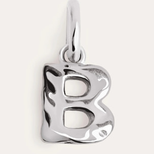 Charm Letter Organic in Argento