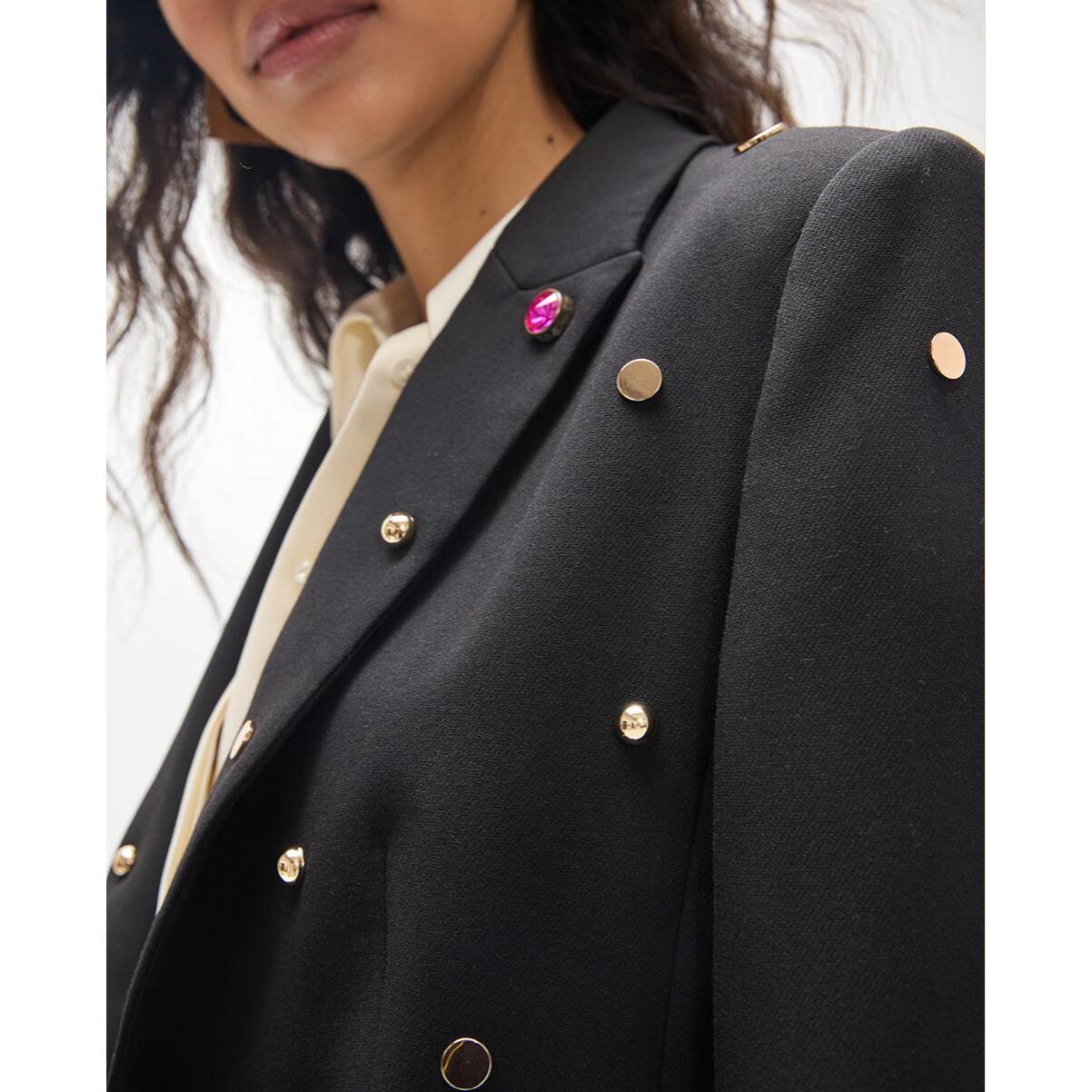 Blazer aderente con borchie
