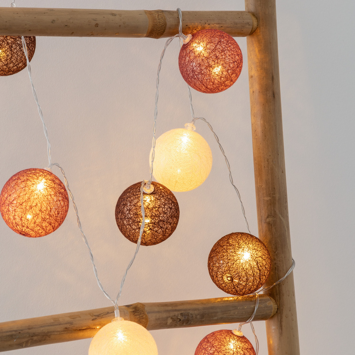 Guirlande 20 boules "Dune" D6 sur secteur