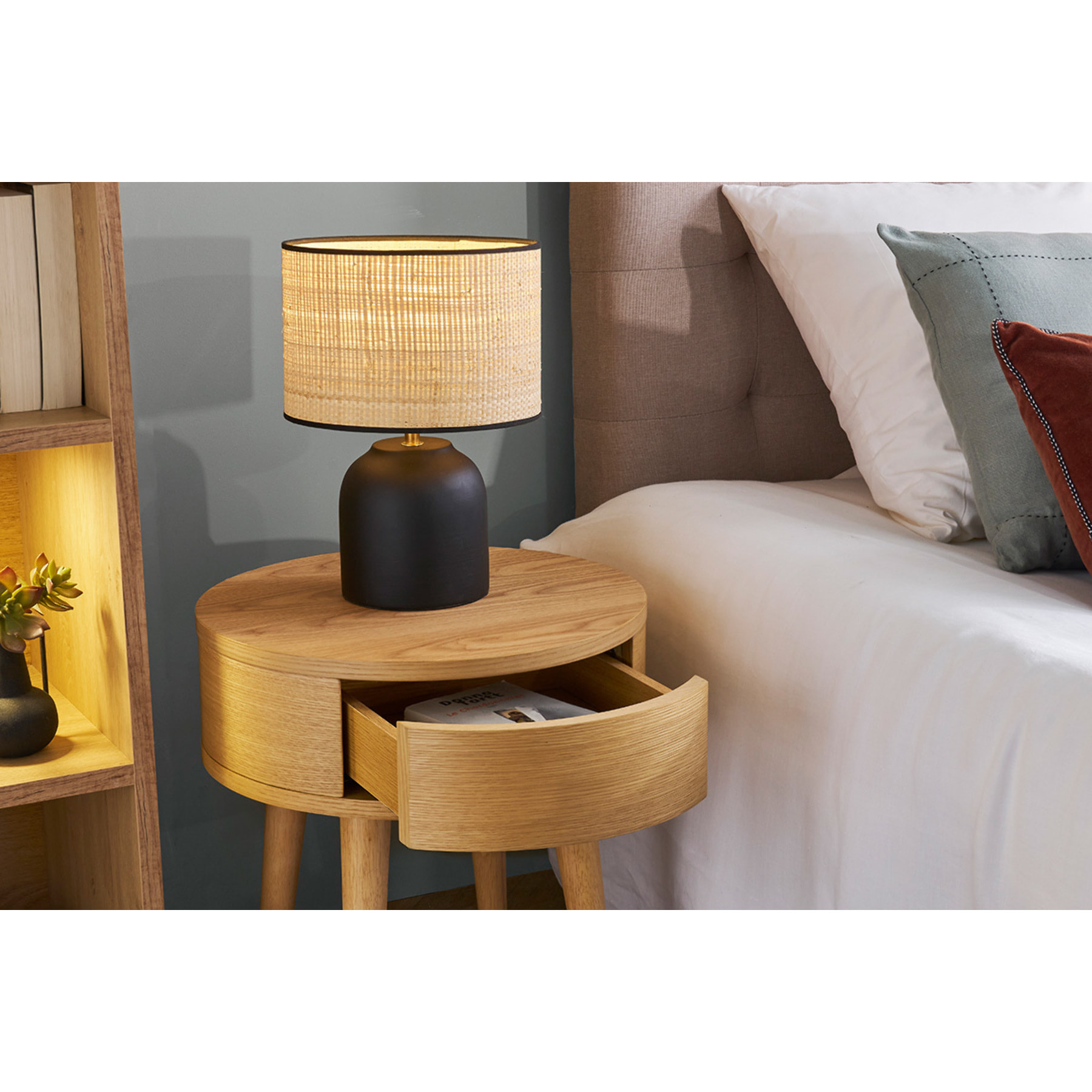 Tables de chevet rondes en bois clair avec tiroir (lot de 2) JUDITH