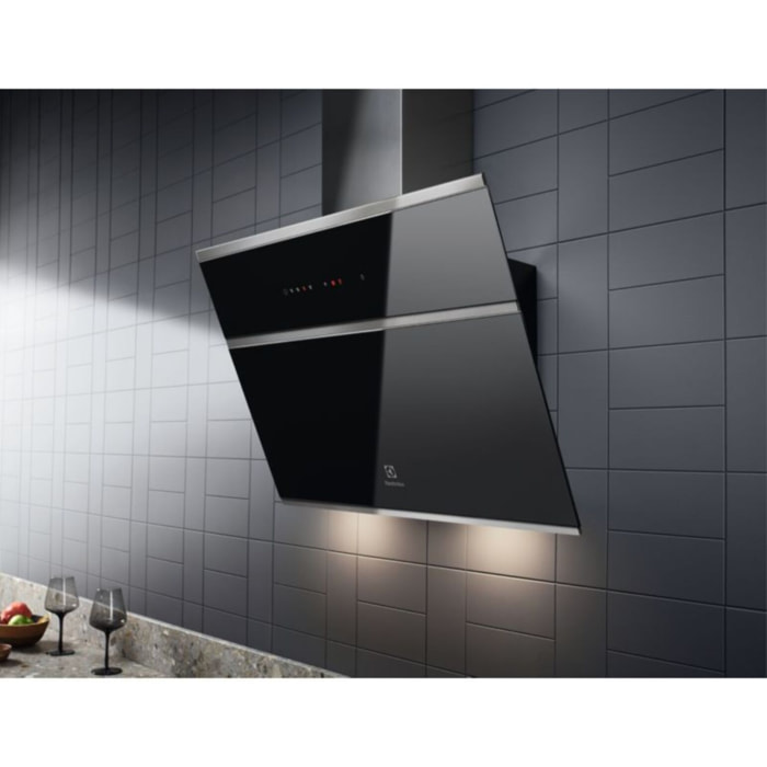 Hotte décorative murale inclinée ELECTROLUX EFV716K Breeze H2H