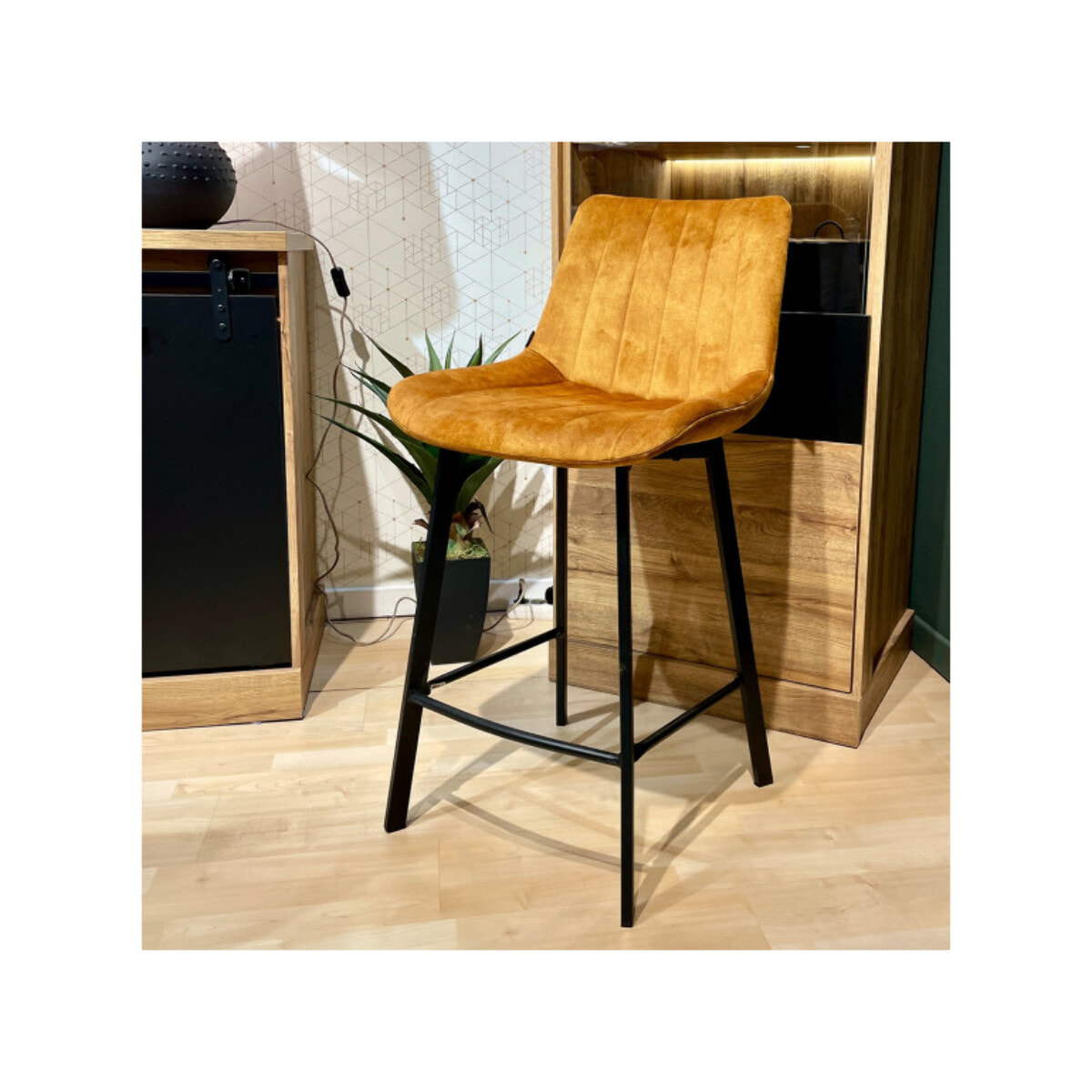 Tabouret de bar rembourré et capitonné en velours - EMMA 2