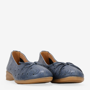 Bailarinas azules en piel cortadas a láser