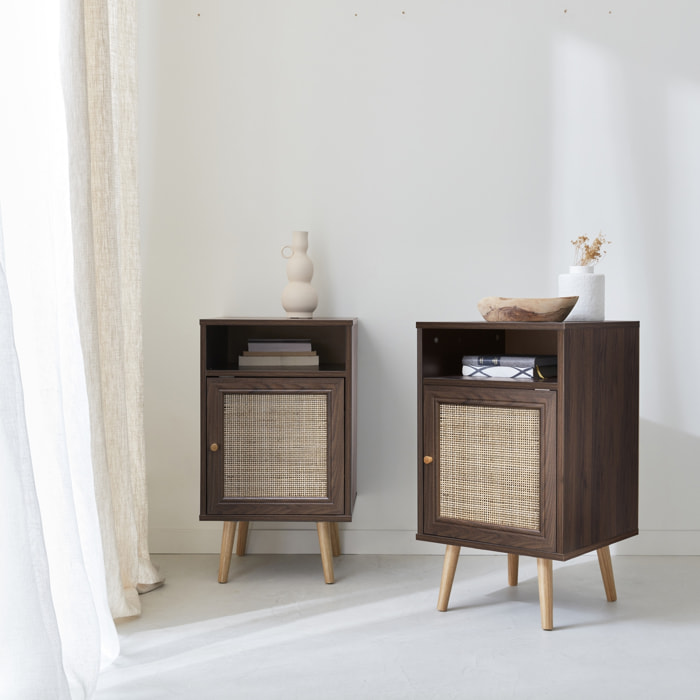 Lot de 2 tables de chevet en cannage - Bohème - 40x39x70cm couleur bois foncé  - 2 niveaux - 1 portes - 1 espace de rangement - pieds scandinaves