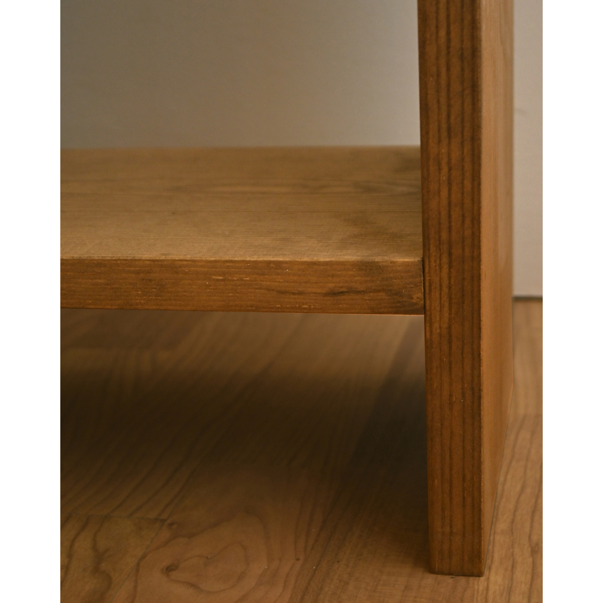 Table de chevet en bois massif ton chêne foncé 40x20cm Hauteur: 40 Longueur: 40 Largeur: 20