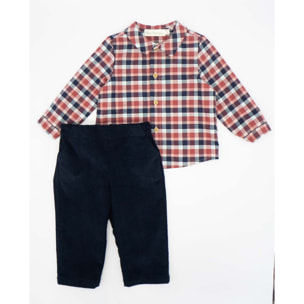 Conjunto camisa cuello camisero cuadros azul y rojo y pantalón pana azul